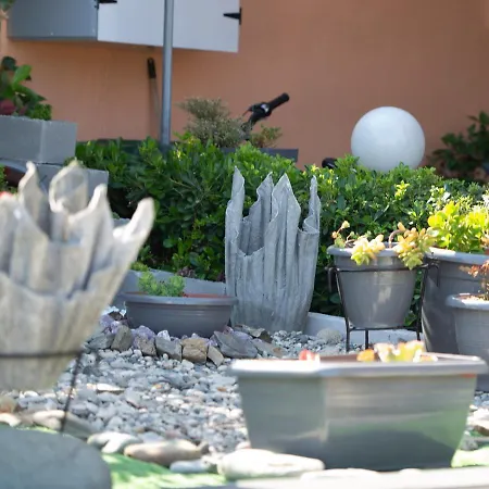 Apartment House Toula Elegant Sarti